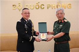 Thượng tướng Nguyễn Chí Vịnh tiếp Tùy viên Quốc phòng Hoa Kỳ